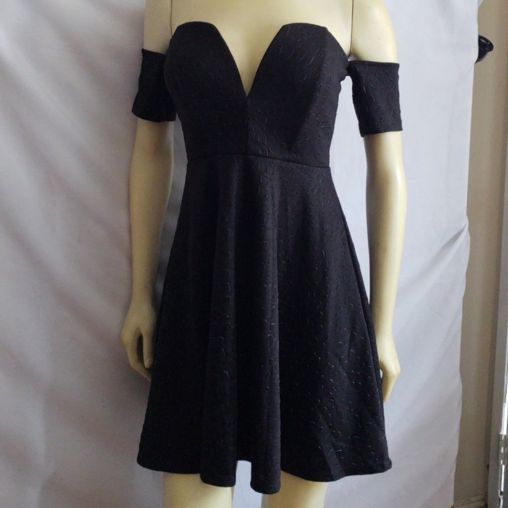 NEW GUESS BLACK DRESS SZ M